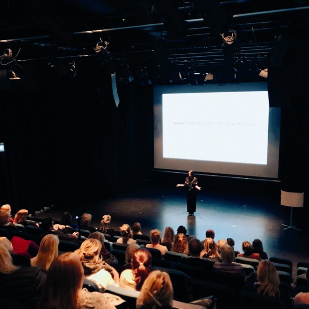 Skdespelare fixar lger  fr teatersugna barn