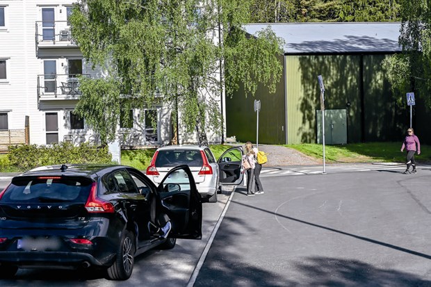 Sexorna blir kvar p landet  men Karbys hgstadium ryker