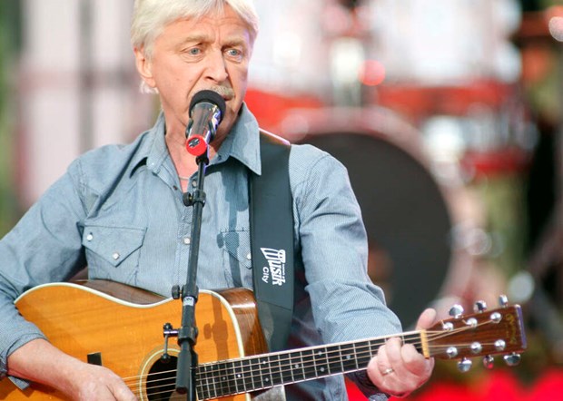 S� hyllas Mats R�dberg av  Vallentunaborna p� n�tet