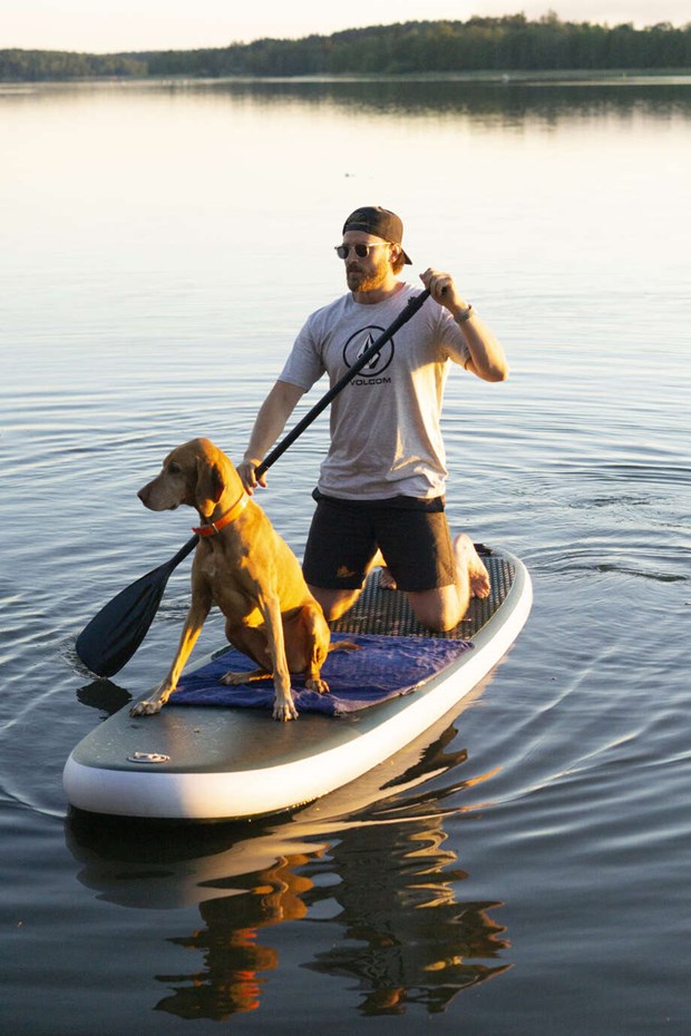 De hyr ut �ventyrskajak och paddleboard n�ra  Vallentunasj�n