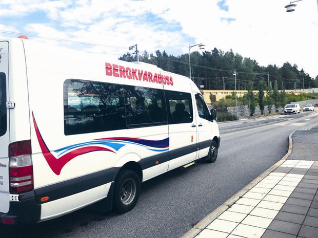 Skolbussar ersätter skoltaxi i Vallentuna Skolbussar ersätter skoltaxi i Vallentuna