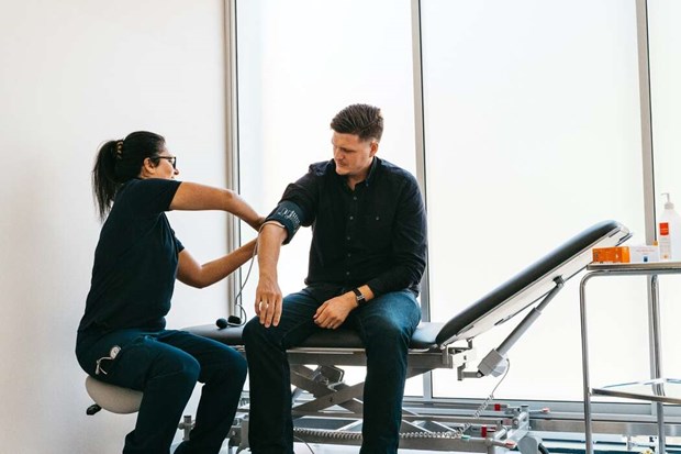 Kry tar �ver Helsa v�rdcentral