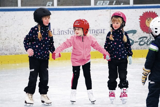 F�rsta dagen p� skridskoskolan