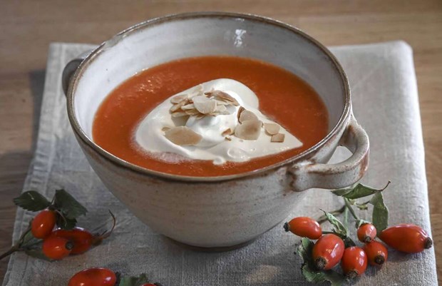 Gör-det-själv-guide till höstens läckra nyponsoppa Gör-det-själv-guide till höstens läckra nyponsoppa