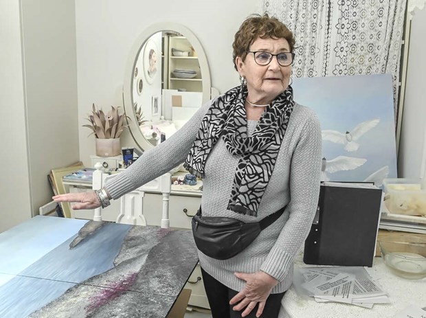 Hon skapar konst för att öka andras självkänsla Hon skapar konst för att öka andras självkänsla