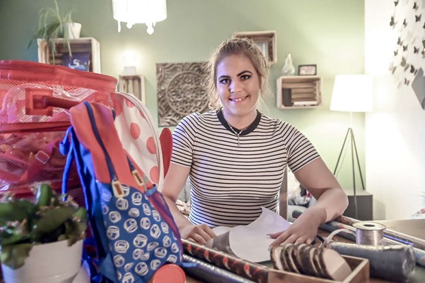 Caroline fixar en b�ttre jul