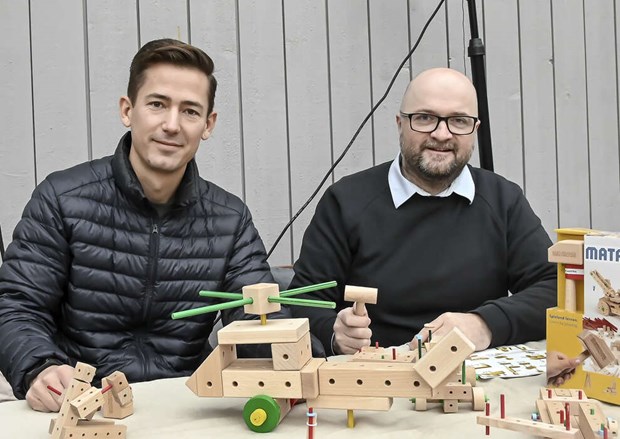 De tar träleksaker till Vallentuna De tar träleksaker till Vallentuna