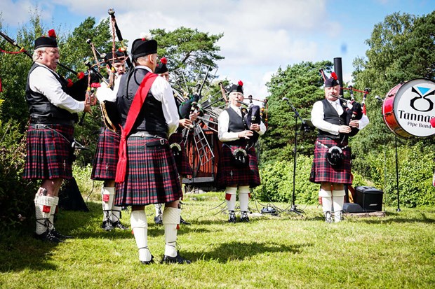 Sckpipor blste igng utelivet i Brottby