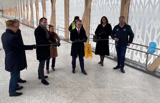 Arninge station har �ppnat  � ny knutpunkt f�r resen�rer i Norrort 