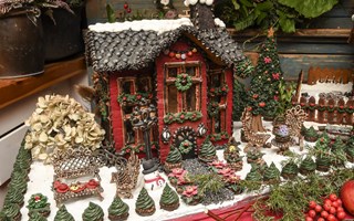 Kp ett magiskt pepparkakshus fr en god sak