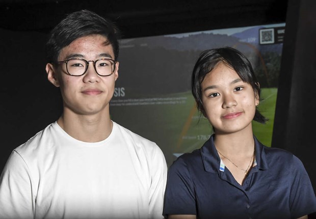 Tv� talanger med golf p� schemat