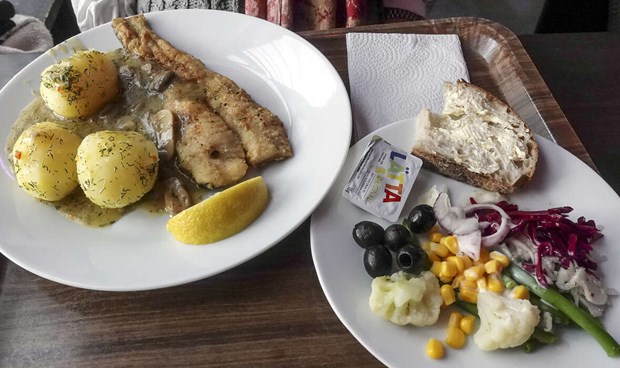 Husmanskost och ett leende på ”Gästis” Husmanskost och ett leende på ”Gästis”