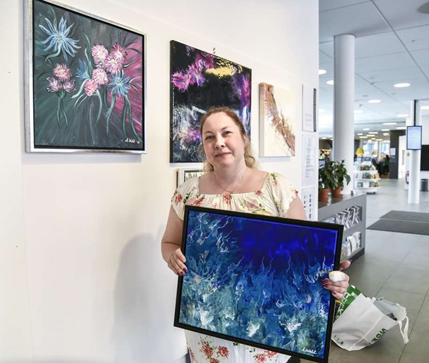 F�rgstark v�gg i Kulturhuset