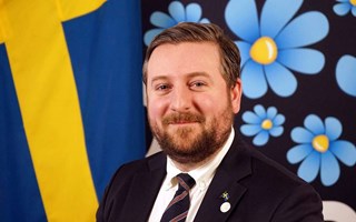 Vallentunabo fr fortsatt frtroende i Riksdagen