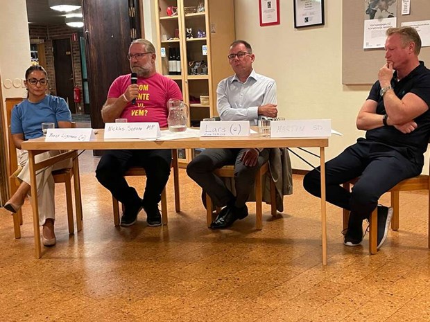 Åbybergskyrkan bjöd in till politikersamtal Åbybergskyrkan bjöd in till politikersamtal