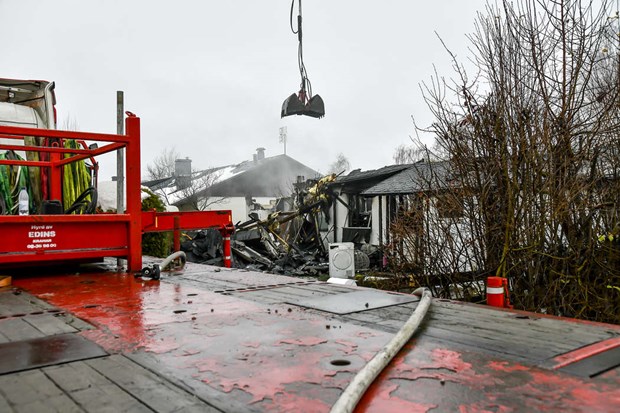 Brand totalfrstrde parhus i Snapptuna