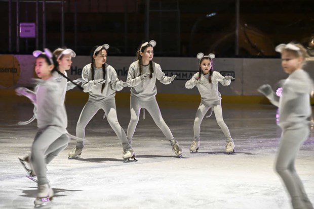 Poppis julshow drog storpublik