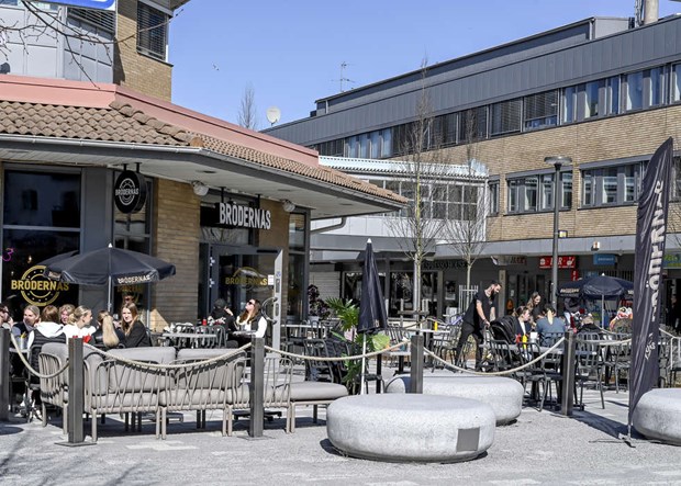 Lge fr fika i sllskap med solen