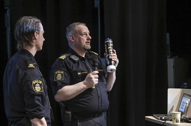 De snackade om alkohol och droger med Vallentunafrldrar