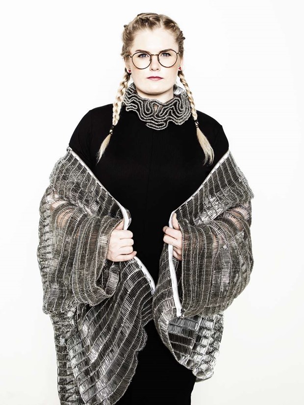 Hennes skerhetsnlar blev kndisplagg