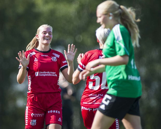 Vallentuna åter i serieledning Vallentuna åter i serieledning