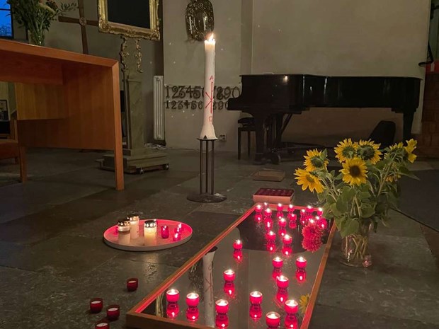 Kyrkan stöttar i sorgen Kyrkan stöttar i sorgen