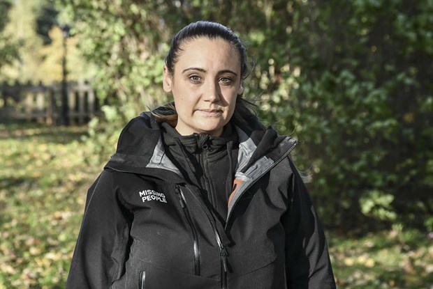 Therese jobbar som insatsledare fr Missing People