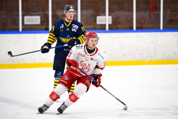 Isac Hambergs korta men värdefulla återkomst till Vallentuna Hockey Isac Hambergs korta men värdefulla återkomst till Vallentuna Hockey
