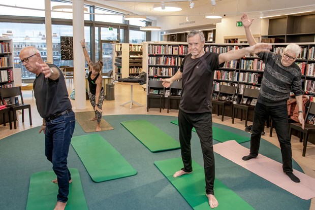 Gubbyoga med högläsning - ett vinnande koncept Gubbyoga med högläsning - ett vinnande koncept