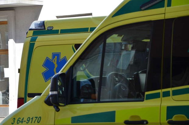 Lngre vntetid p ambulans n p tio r i Vallentuna