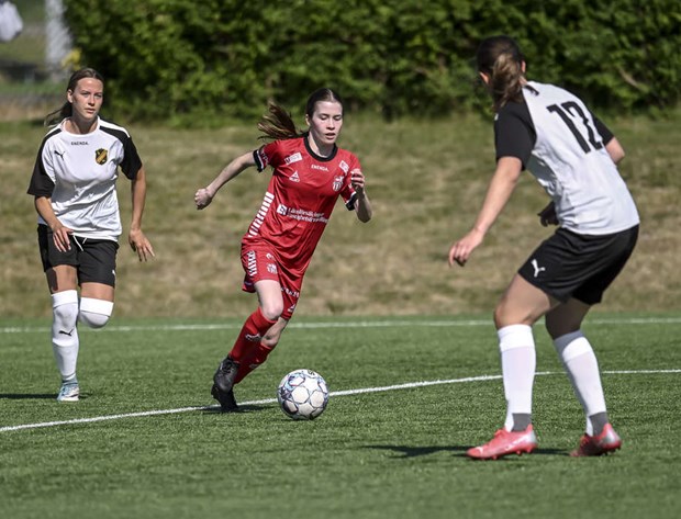 Vnsterback nyckelspelare hos nykomlingarna