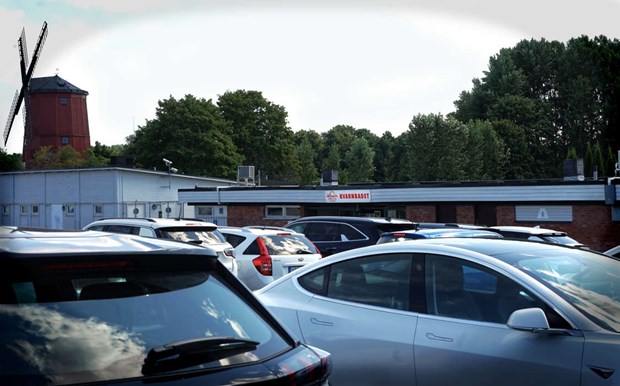 Parkeringskaos vid Kvarnbadet Parkeringskaos vid Kvarnbadet