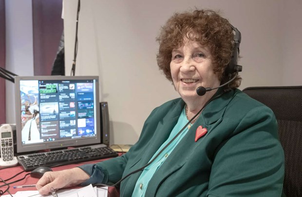 Från revymamma till radiofarmor Från revymamma till radiofarmor