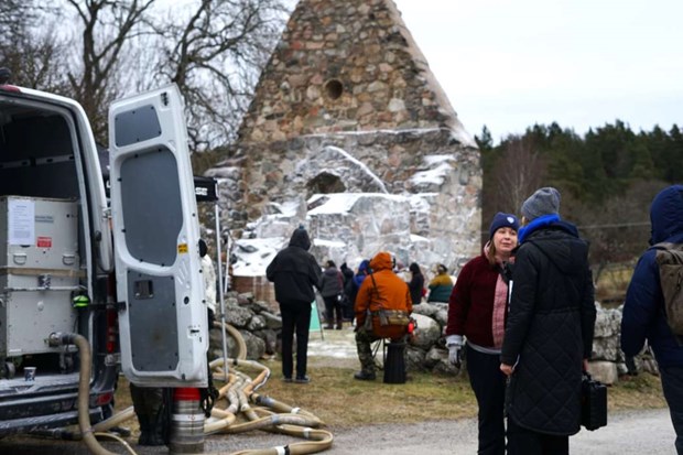 Mystisk inspelning vid kyrkoruinen i Brottby Mystisk inspelning vid kyrkoruinen i Brottby