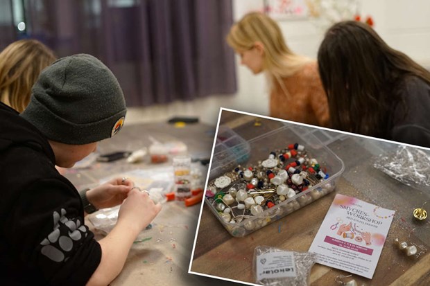 S� lockas tjejerna till aktiviteterna