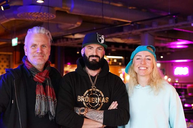 Jenny drar ig�ng ny musikscen