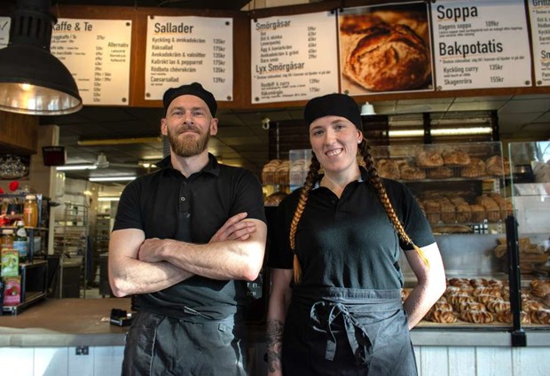 Olof och Kimberly tävlar i glassigt mästerskap Olof och Kimberly tävlar i glassigt mästerskap