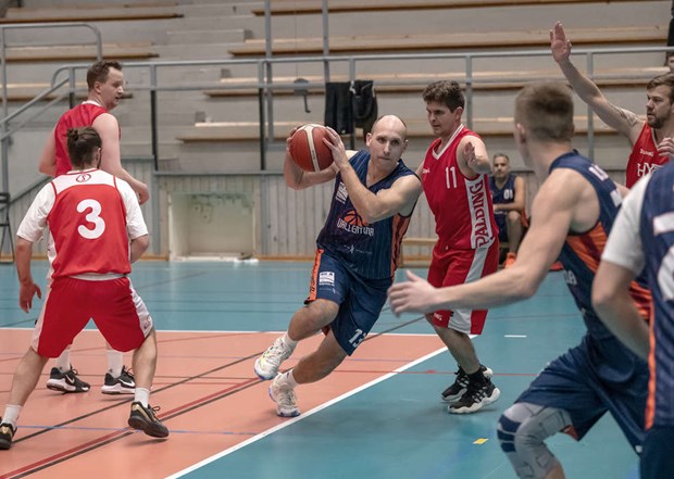 Trots serieseger riskerar Eagles att g� i graven