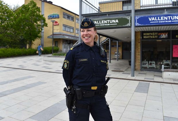 Hon �r Vallentunas nya kommunpolis