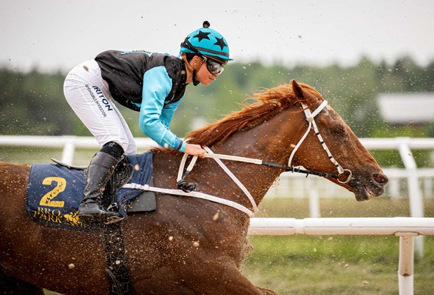 Hon ville bli jockey som femåring Hon ville bli jockey som femåring