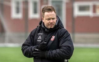 Tränaren hoppar av i protest