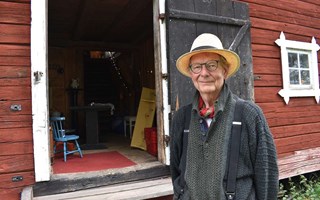 Han har drivit Röda magasinet i 30 år