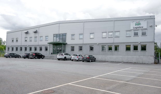 Life �teruppst�r med nya �gare