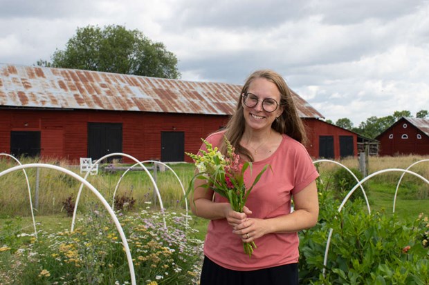 Helena odlar självplock i Brottby Helena odlar självplock i Brottby