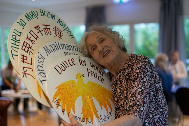 Raija, 90, dansade för världsfred Raija, 90, dansade för världsfred