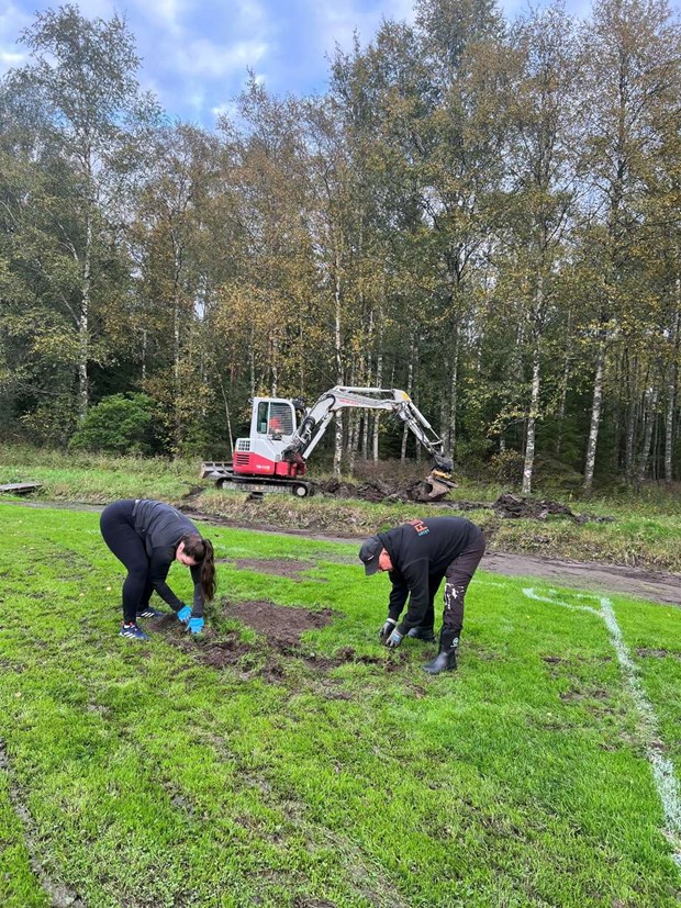 Frösunda vann på lappat gräs Frösunda vann på lappat gräs
