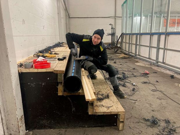 Endast en ishall i bruk  850 aktiva drabbas