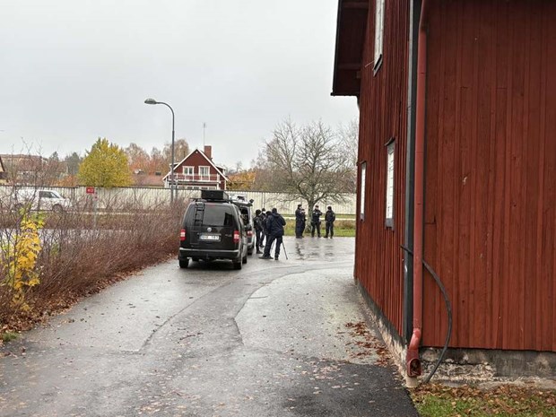 Polisinsats vid Vallentuna kyrka Polisinsats vid Vallentuna kyrka