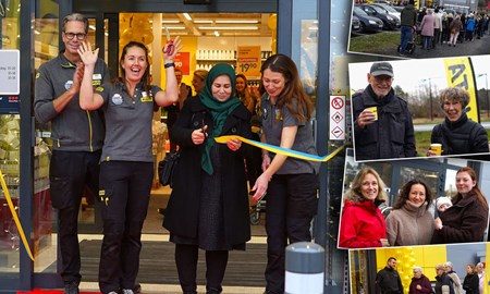 BILDEXTRA. Lng k nr Rusta ppnade i Vallentuna 