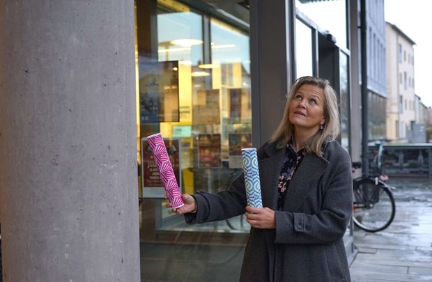 Entrn till kulturhuset pryds med frg